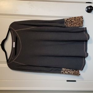 💙 🟦 Plush Gray & Leopard Top
